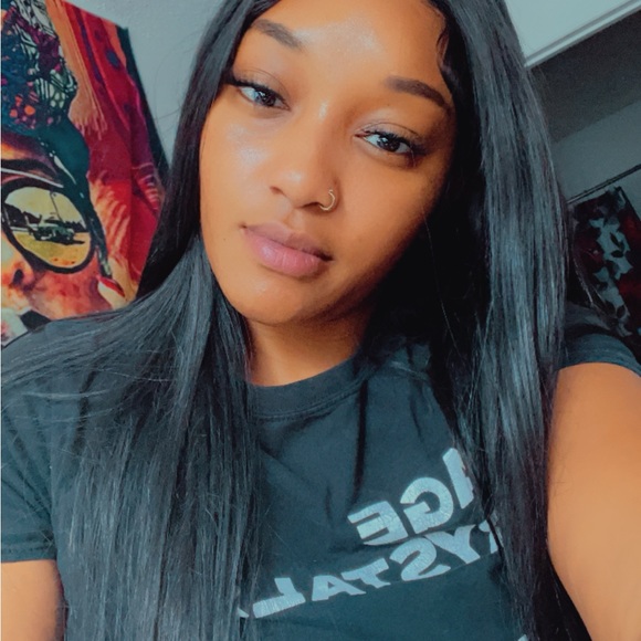 Meet your Posher, Tierra - Picture 1 of 1